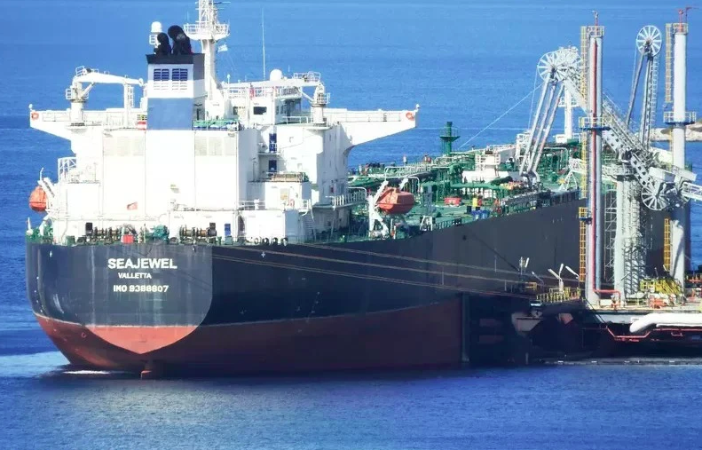 Nổ chưa rõ nguyên nhân trên 3 tàu chở dầu ở Địa Trung Hải